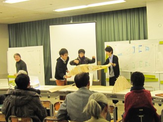 卒展ではパネルや模型をご覧いただけます。 卒展ではパネルや模型をご覧いただけます。