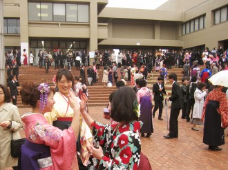 それぞれの道が待っています それぞれの道が待っています