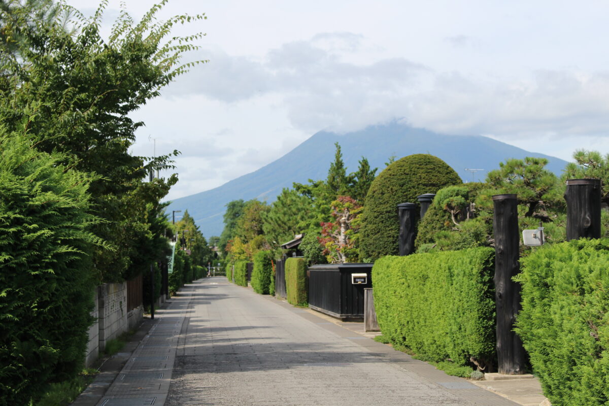 弘前市　仲町