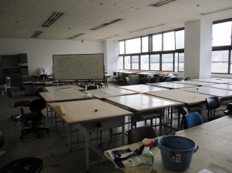 デザイン2年部屋 清掃中 デザイン2年部屋 清掃中