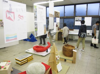 2年生の「キッズファニチャー」展示