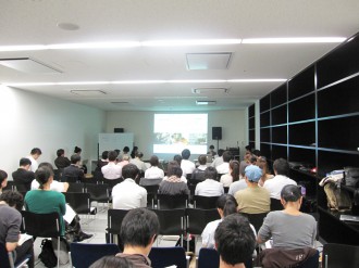 卒論発表・審査会02 研究対象も人それぞれで、とても面白いです。