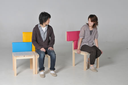 つながるイス 見えないつながりの椅子