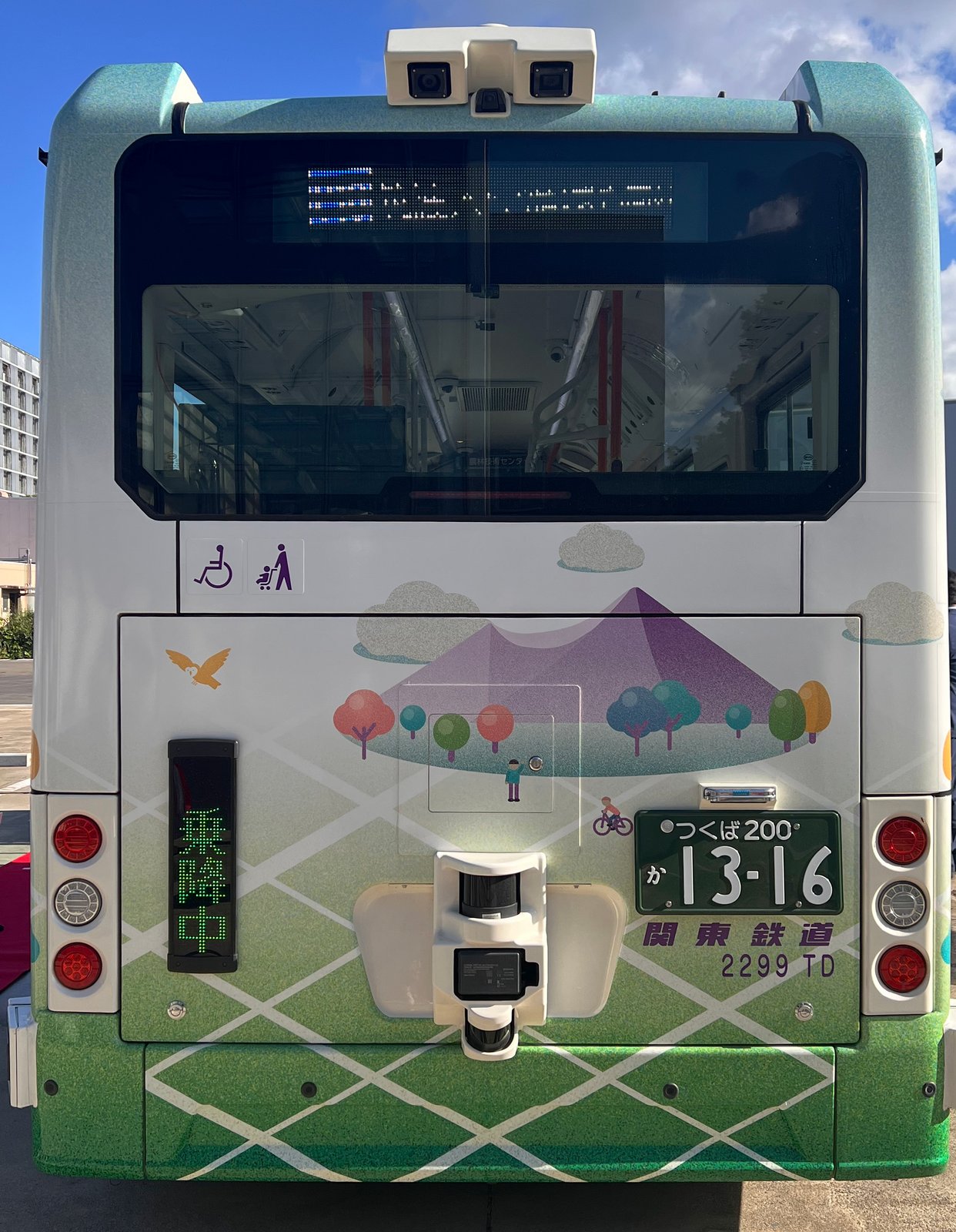 車体の後ろの面