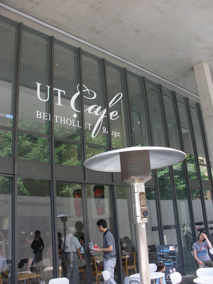 20100903-UTカフェ窓ロゴ.jpg